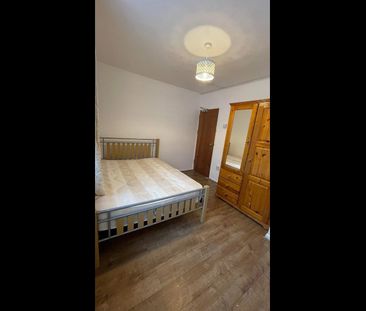 Room in a Shared House, Saracen Street, E14 - Photo 6