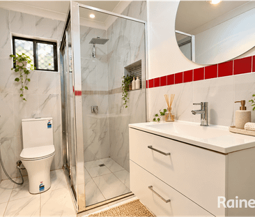 Three Bedroom Family Home in Prime Location! - Photo 6