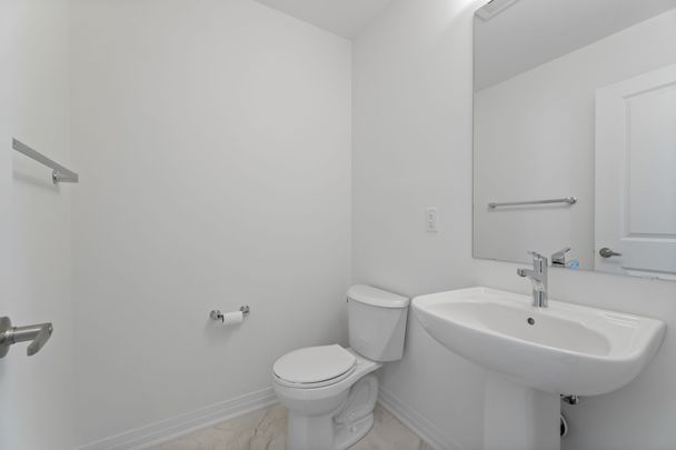 For Lease - 12 Feather Road, Welland, Ontario - Photo 1