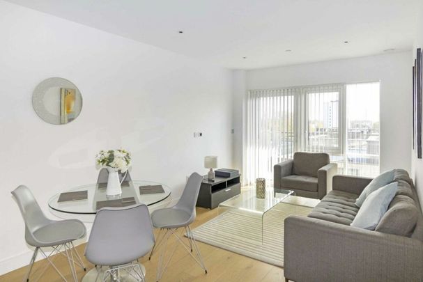 Longfield Avenue, London, W5 - Photo 1