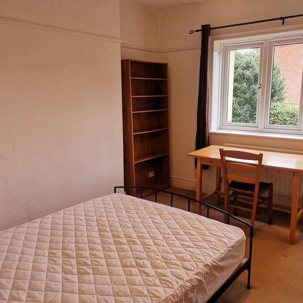 Bedroom Detached House In Winton, BH9 - Photo 1