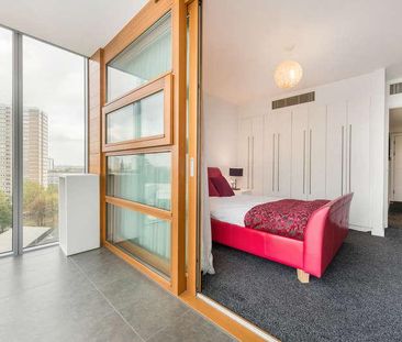 Falcon Wharf, Battersea, SW11 - Photo 3