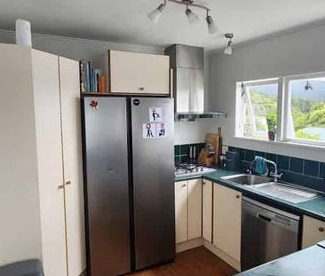 Charming 3-Bedroom Home – Your New Retreat! - Photo 3