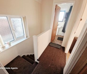 3 bedroom semi-detached house to rent - Photo 5