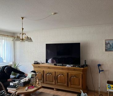 Wohnung im 1. OG mit Balkon und PKW-Stellplatz im Hof - Photo 1