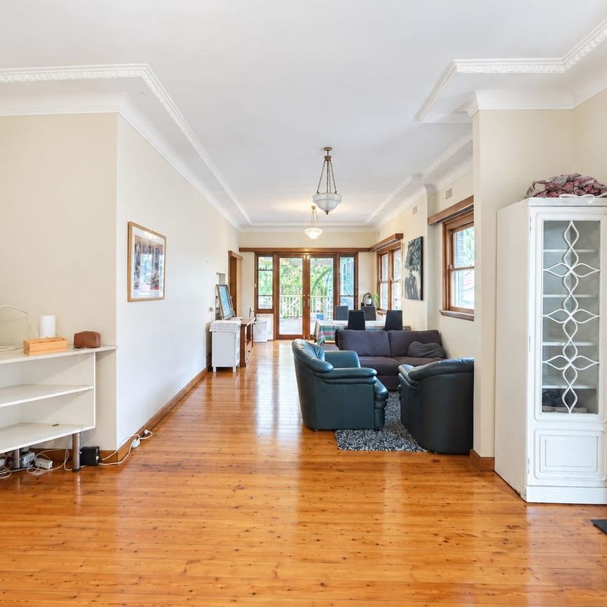 Spacious 4-Bedroom Family Home | Furniture Optional | Prime Eastwood Location - Photo 1
