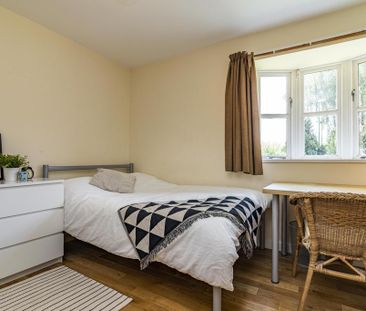 5 bedroom semi-detached house to rent - Photo 4