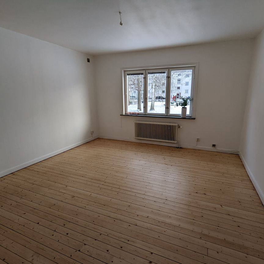 Kerstinbodagatan, Katrineholm - Photo 1