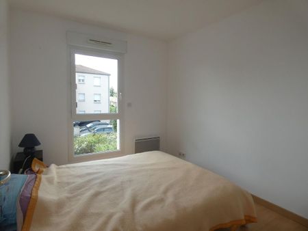 Location Appartement 1 pièce Meublé 42m² NIORT 79000 - Photo 3