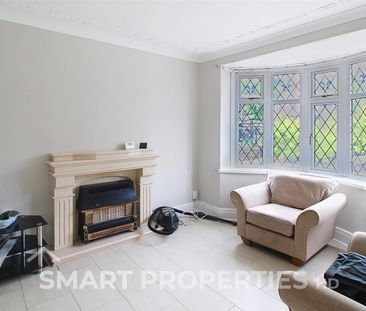 Blackmoorfoot Road, Huddersfield - Photo 1