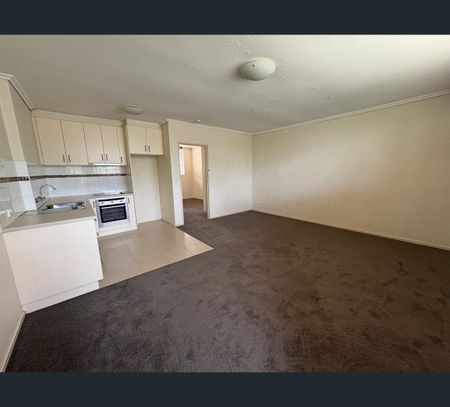 9/659 Barkly Street, West Footscray, Vic 3012 - Photo 3