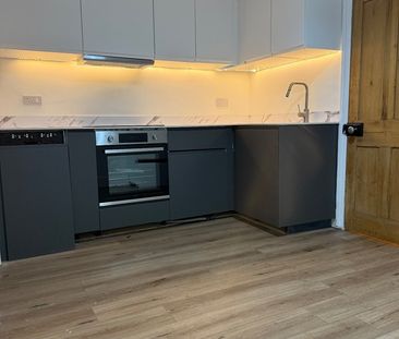 2 Bed Terraced House, Pevensey Rd, E7 - Photo 5