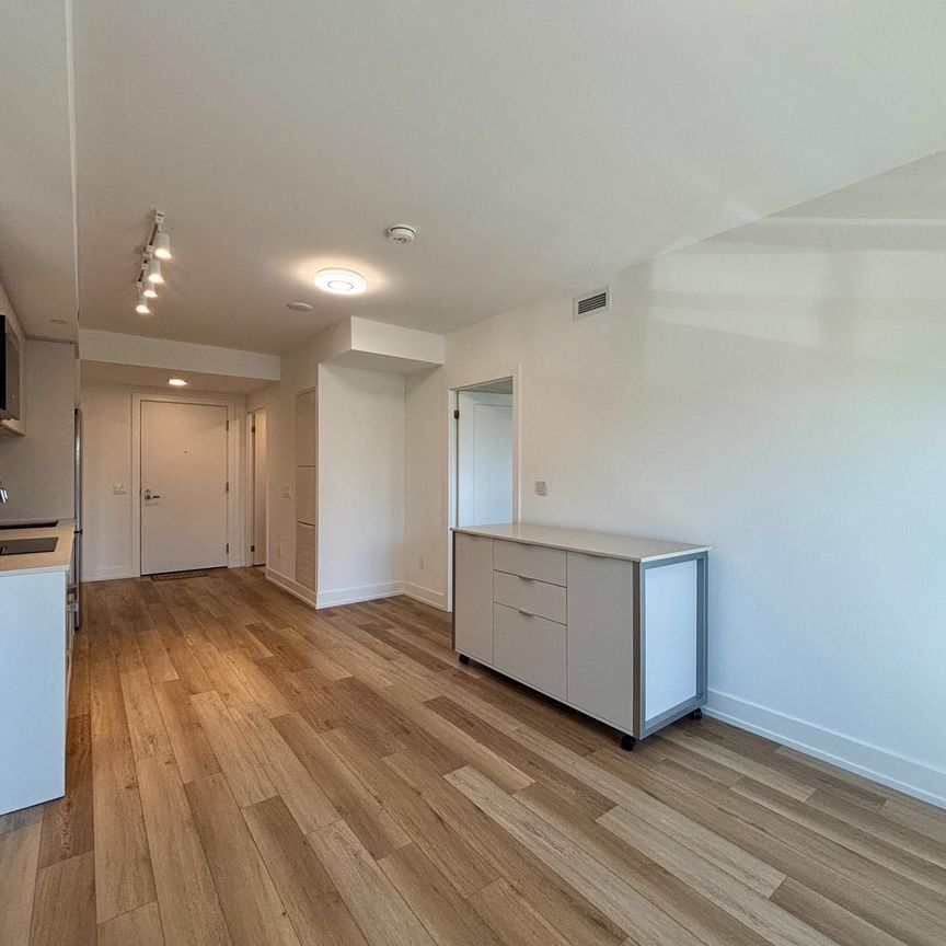 For Lease - 8 Cedarland Drive Unit# 611, Markham, Ontario - Photo 1