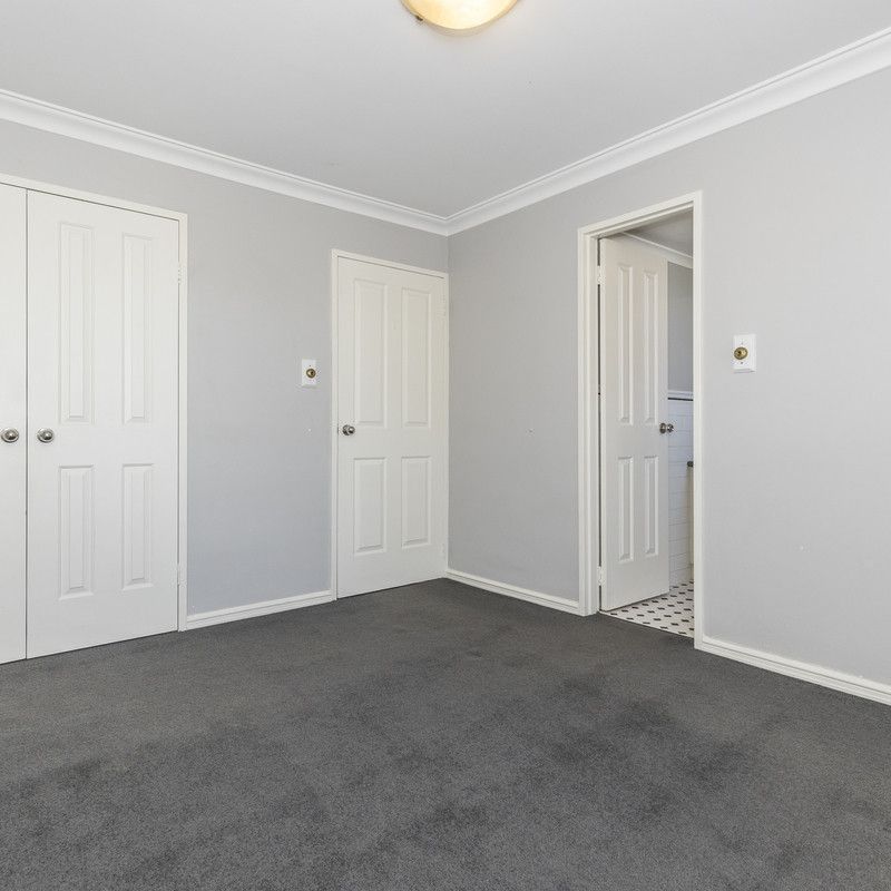Cozy 2 x 2 Apartment in East Perth! - Photo 1