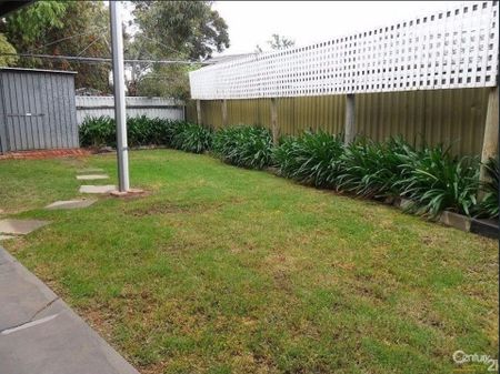 Spacious & Secure Family Home with Gardening Included - Photo 3