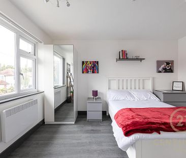 1 bedroom in a house share to rent - Photo 4