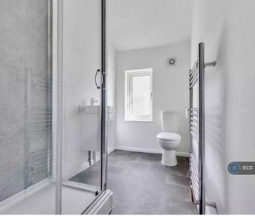 2 bedroom semi-detached house to rent - Photo 4