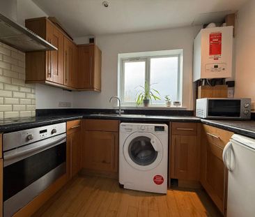 3 bedroom flat to rent - Photo 4