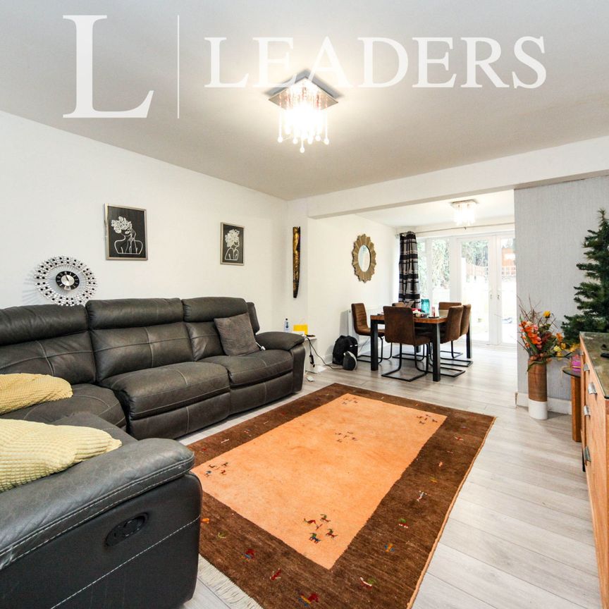 3 bedroom bungalow to rent Deep Denes, Luton, LU2 - Photo 1