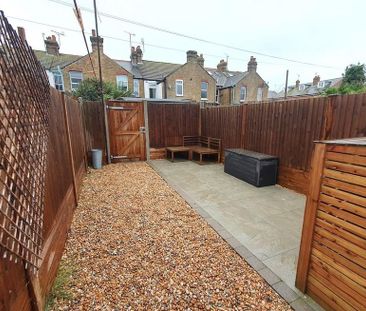 2 bedroom terraced house to rent - Photo 2
