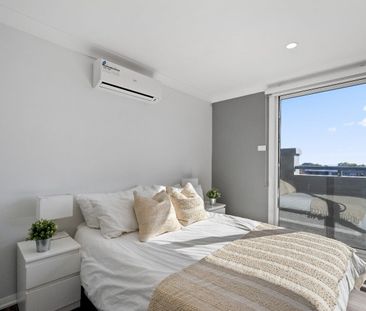 Petersham - Photo 5