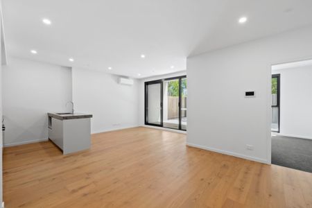 New Apartment in the Desirable Glen Iris Location - Photo 3