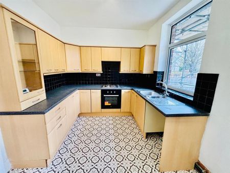 2 bedroom end of terrace house to rent - Photo 4