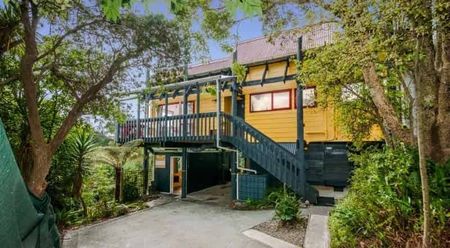 Modern Birkdale Home with Outdoor Space - Photo 4