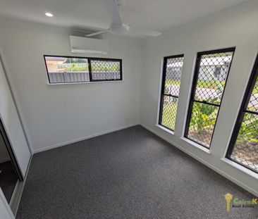 Fully Fenced & Pet Friendly Stylish & Spacious Home in the Northern... - Photo 3