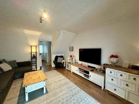 3 bedroom townhouse to rent - Photo 2