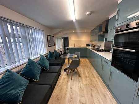 Park Street, Grimsby, DN32 - Photo 2