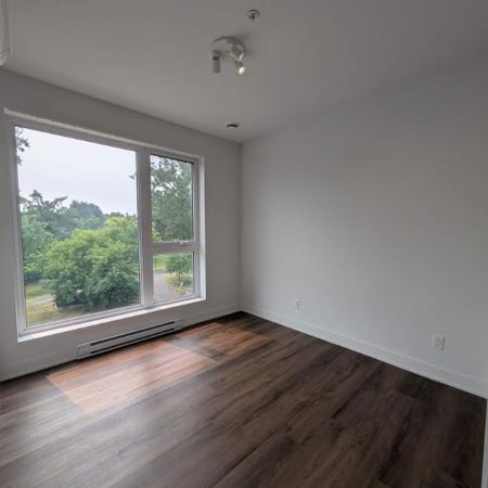 2 CH - 2 SDB - Longueuil - $1,995 /mo - Photo 3