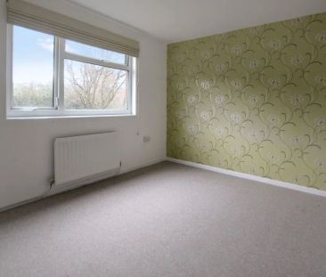 Hitchens Close, Murdishaw, Runcorn, WA7 6HY - Photo 2