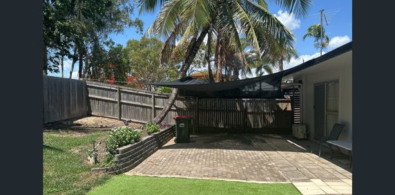 3 BEDROOM AIR-CONDITIONED DUPLEX - THIS IS BEACH SIDE LIVING AT ITS BEST! - Photo 2