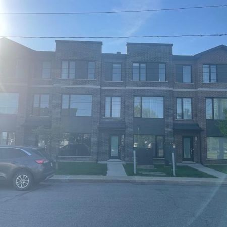 La Prairie maison de ville style condo 3 chambres et 2 chambres garage double - Photo 4