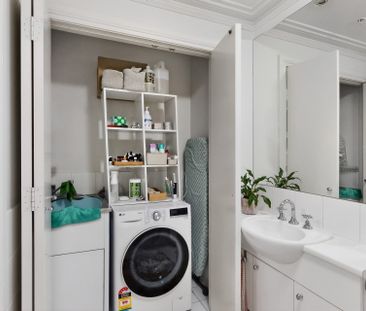 Stylish Living in the Perfect Location - Photo 5