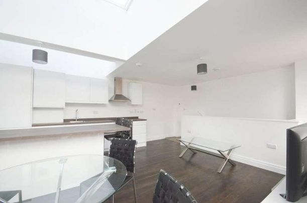 Woodside Mews, Hermitage Lane, London, SE25 - Photo 1