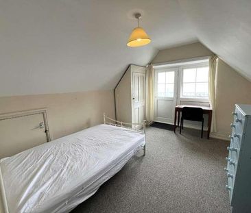 Falmouth, TR11 - Photo 2