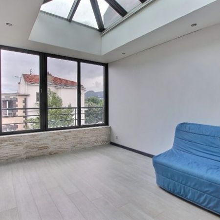 CLERMONT-FERRAND - T3 meublé - 107 m² - Terrasses - Garage double - Parking - Photo 4