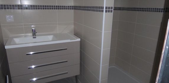 Location Appartement 3 pièces 64m² AUBENAS 07200 - Photo 2