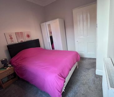 2 Bed Flat, Pirrie Street, EH6 - Photo 4