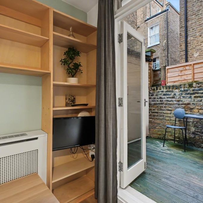 Flat 12 Fairholme Road, West Kensington W14 9JZ - Photo 1