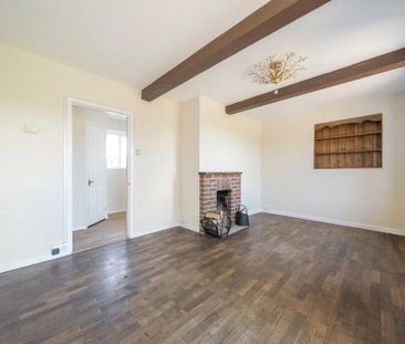 4 bedroom semi-detached house to rent - Photo 2