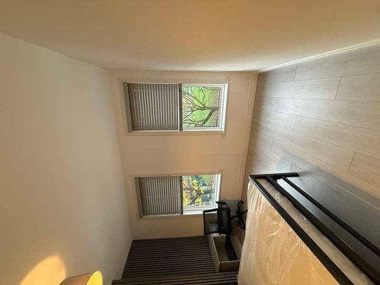 Bedroom Luxury Apartment, Birkin Avenue, NG7 - Photo 1