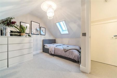 3 bedroom end of terrace house to rent - Photo 4