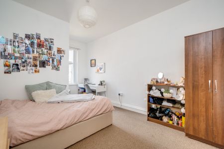 5 Bedroom Terraced House - Photo 5