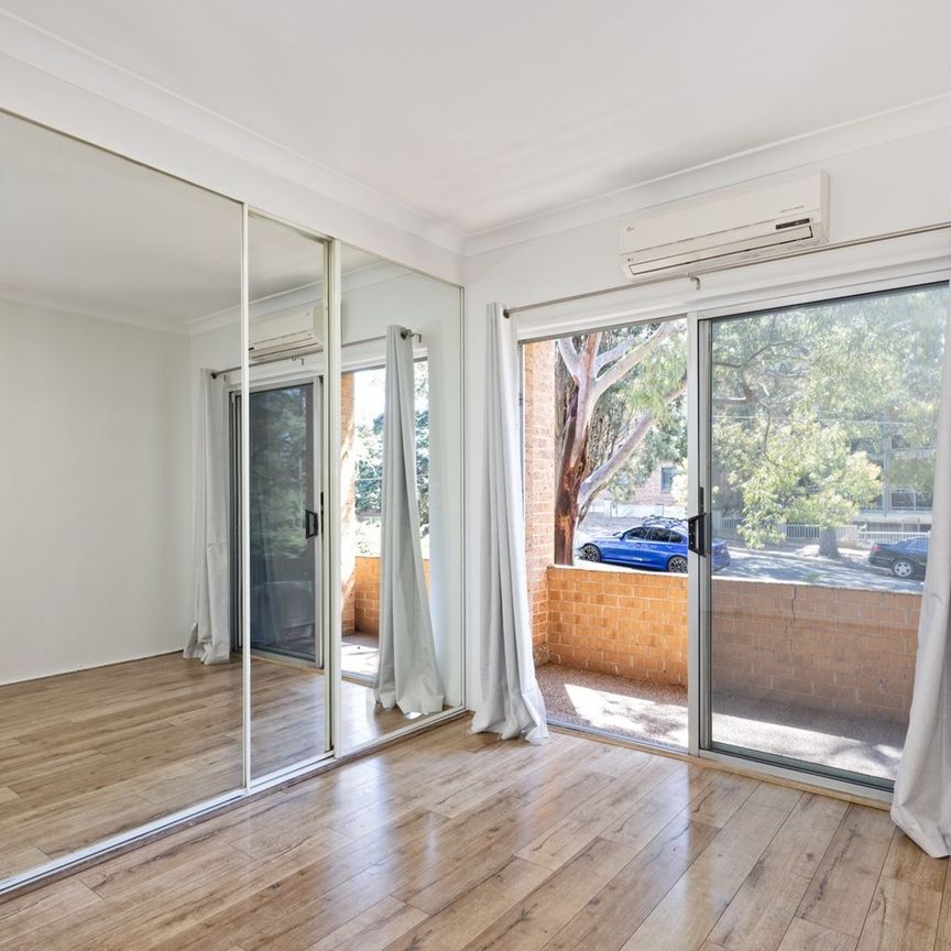 Modern 2-Bedroom Unit in Prime Location – Walk to Station, Shops & Schools - Photo 1