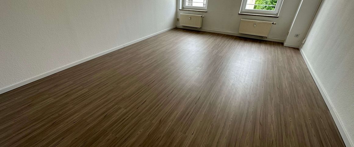 4. OG mit großem Balkon - EBK vorhanden *** - Foto 1