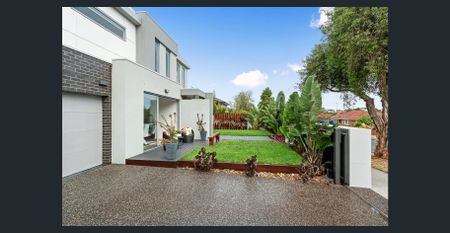 LUXURY BEACHSIDE LIVING | LOW MAINTENANCE LIFESTYLE! - Photo 5