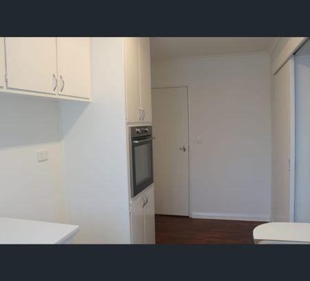 10/6 Elm Street, Hawthorn, Vic 3122 - Photo 5
